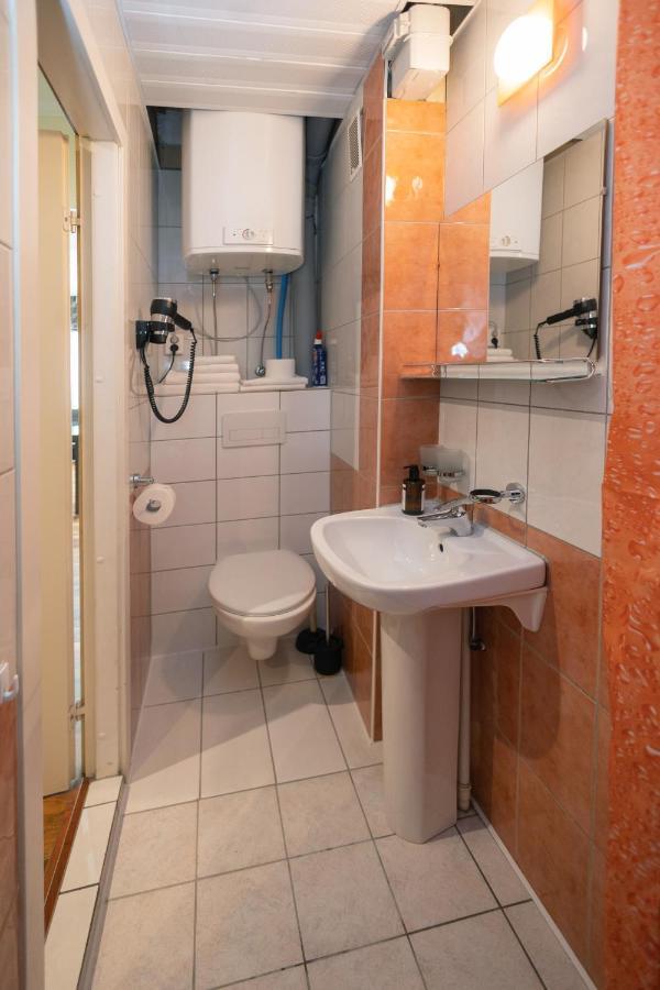 Revalia T1 Airport-Bus Station One-Bedroom Apartment Dış mekan fotoğraf